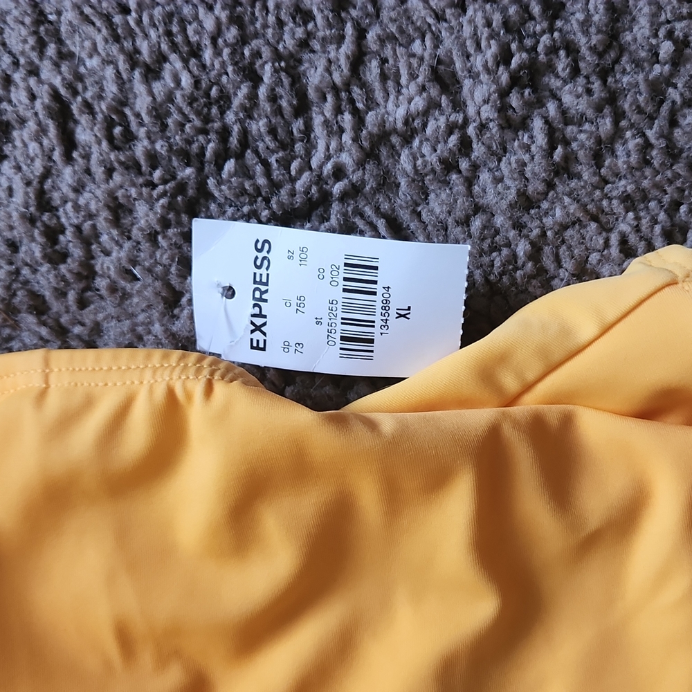 NEW WITH TAGS EXPRESS ONE PIECE SIZE XL - Picture 3 of 7